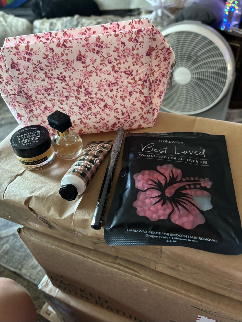 Best Loved Pink Wax Beads – Floral Makeup Bag Set and more - Picture 2 of 5